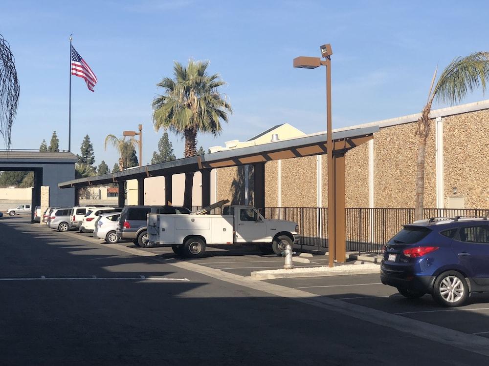 Country Inn & Suites By Radisson, Bakersfield, Ca Екстериор снимка